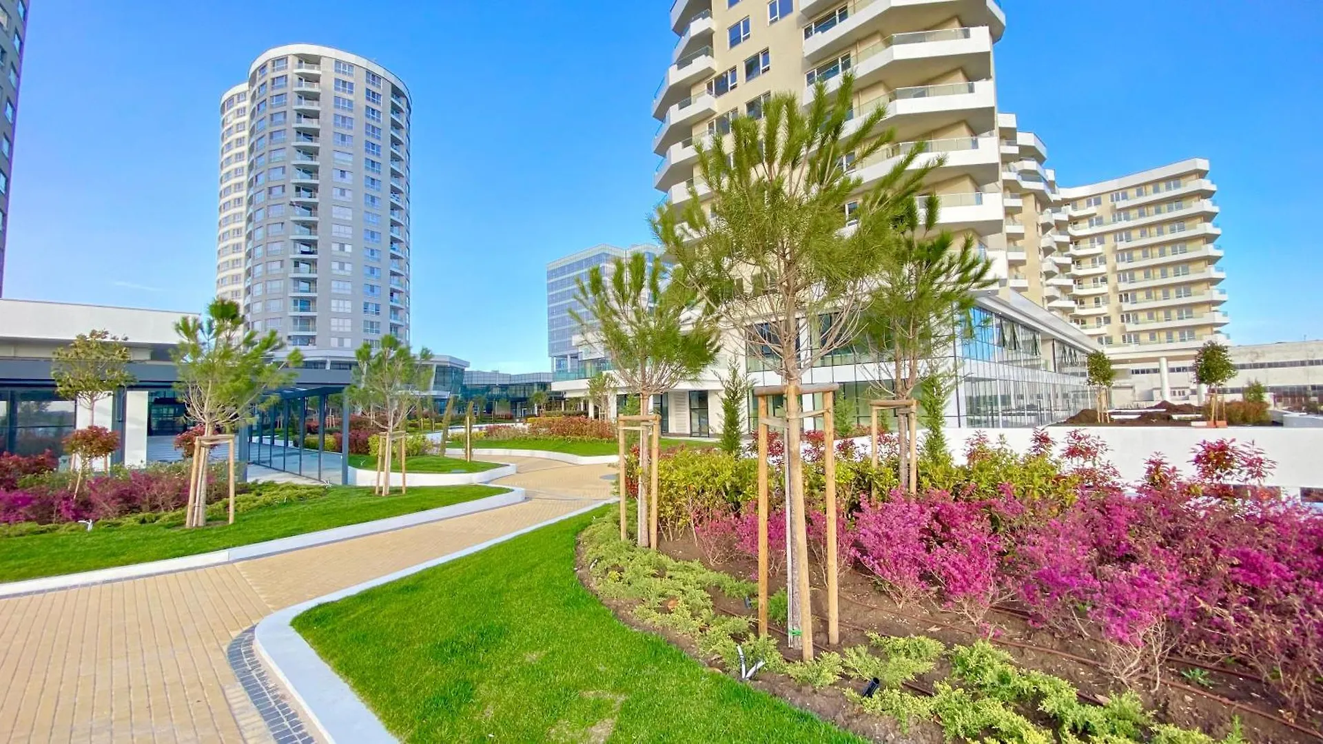Arena Mall Galleria View And Securities Parking2 بورغاس